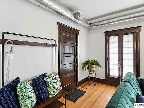 2nd image of 3828 Cass St APT 6