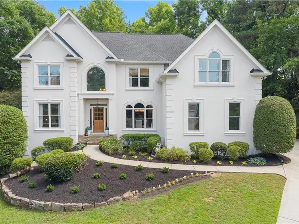 825 Eden Green Ct, Roswell, GA 30075