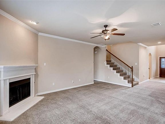 2nd image of 1109 Blanco Ln