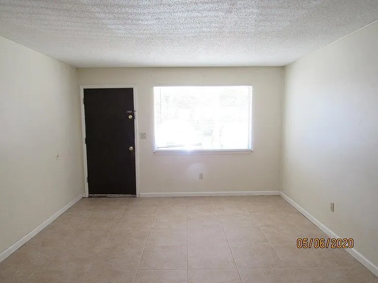 201 College Blvd E #35 — Photo 5