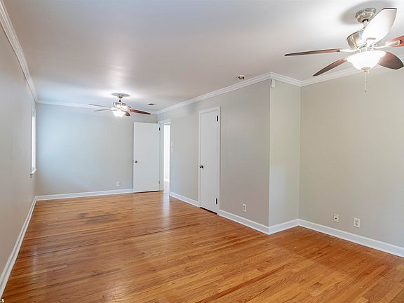 4th image of 2863 S Sherwood Dr