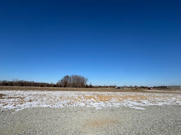 26 Blue Bird Pie Rd, Mitchell, IN 47446