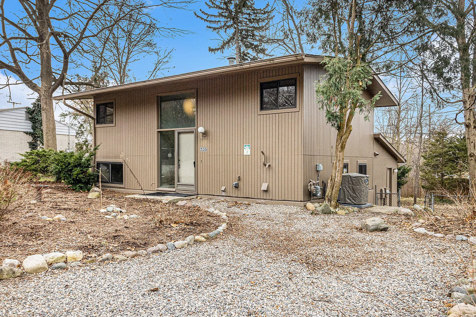 235 Brookside Dr photo 1
