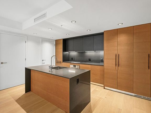 3rd image of 1289 Hornby St #3210