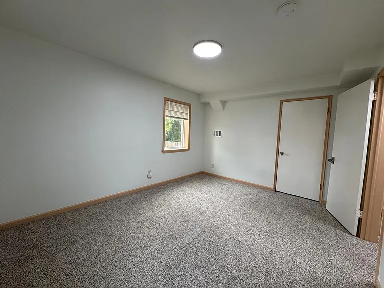 1589 Summit Rd #2 — Photo 14
