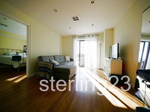 4th image of 3604 28th Ave APT 3R