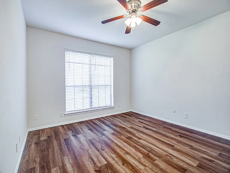 1701 Edge Hill Rd — Photo 7