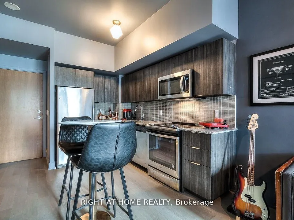 30 Shore Breeze Dr #540
