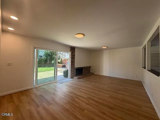 1094 Peninsula St — Photo 9