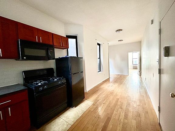 4th image of 208 E 124th St #17