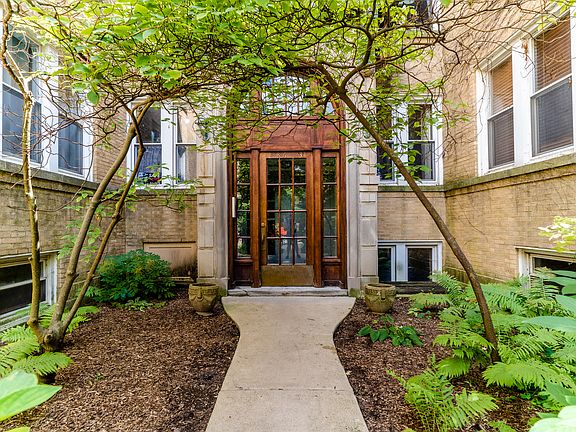 2nd image of 2861 W Leland Ave #3