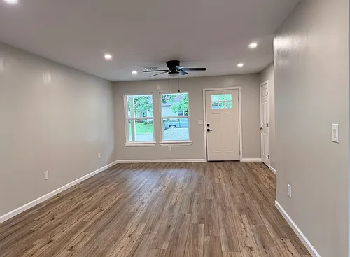 201 S Harrison Ave Photo 1