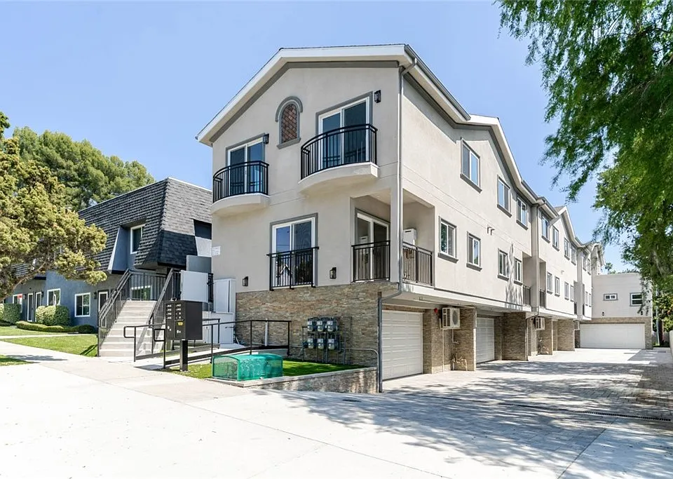 1961 Waltonia Dr #103