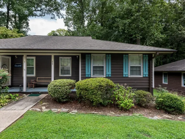11 Oakwood Dr, Greenville, SC 29609