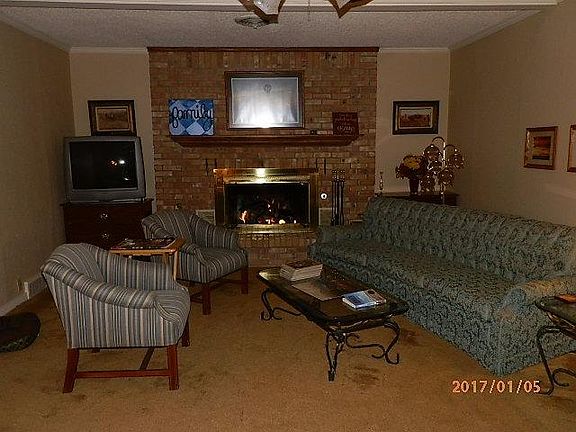 4th image of 2400 Lockwood St