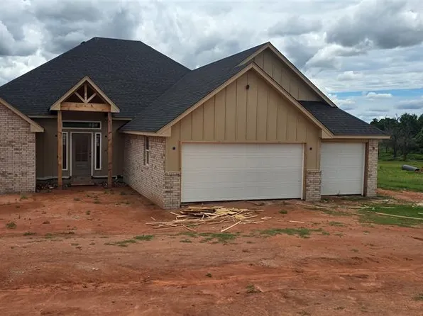 2411 Bear Creek Circle Cir, Blanchard, OK 73010
