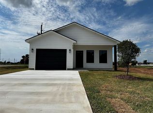 523 S Avenue F, Freeport, TX 77541