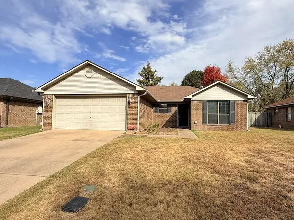 4520 Thompson St, Conway, AR 72034