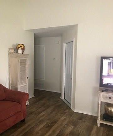 3rd image of 5004 S Prairieview Ct