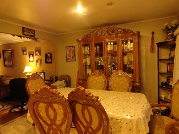 5th image of 2050 33rd St