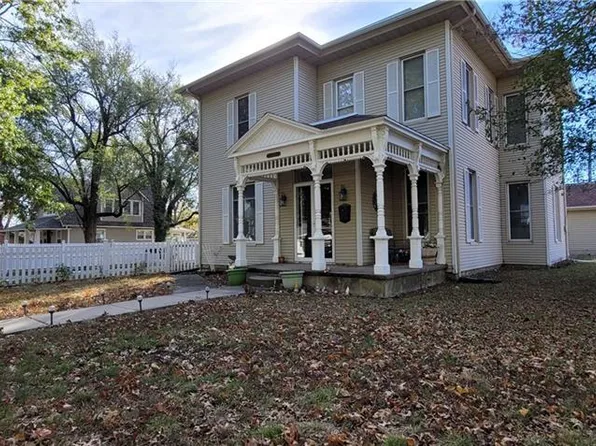 425 Niagara St, Burlington, KS 66839