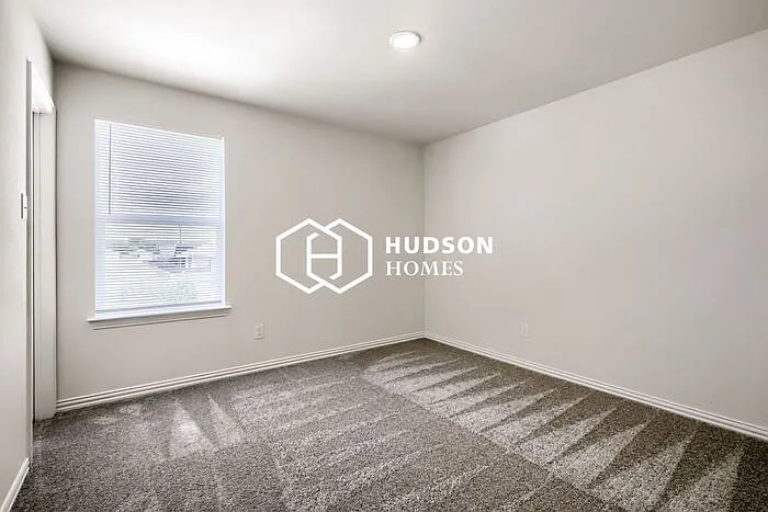 110 Goel St — Photo 8