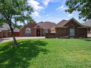 3202 Summergrove Dr, Arlington, TX 76001