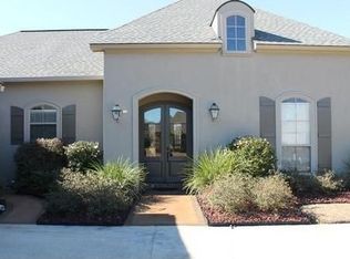 15465 Summer Trace Dr, Prairieville, LA 70769