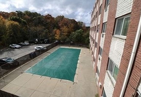 5th image of 215 Winter St APT 3N