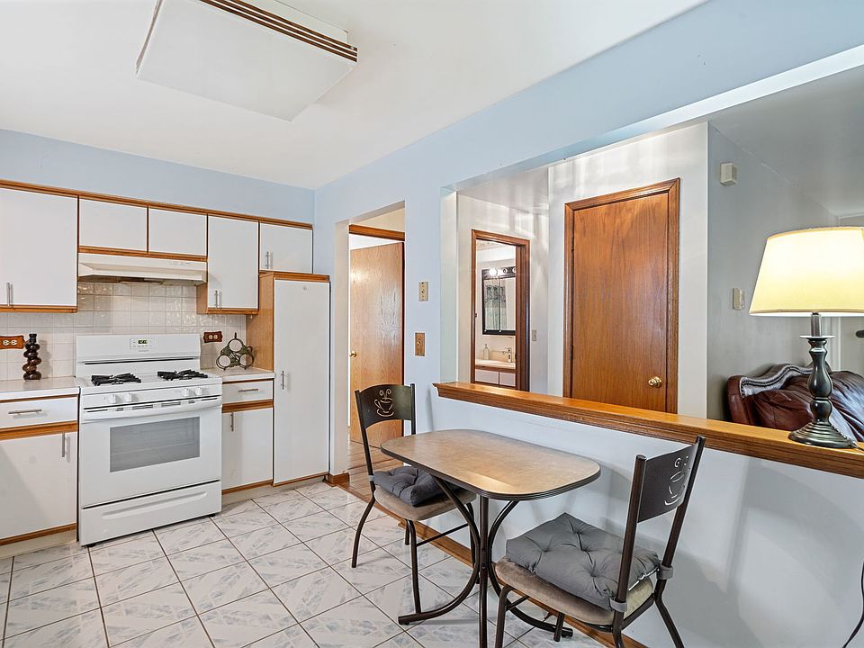2nd image of 6566 W Barry Ave APT 102