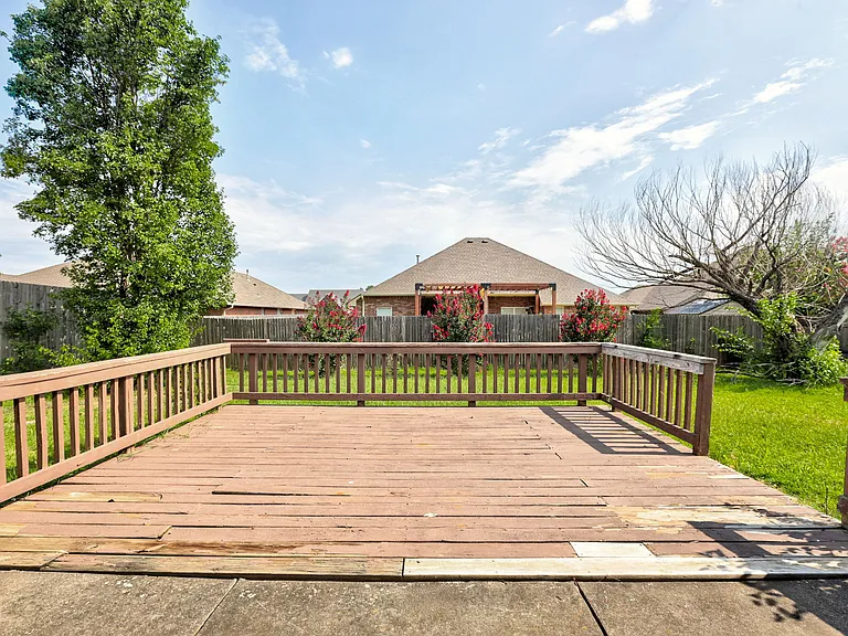 509 Finch St — Photo 37