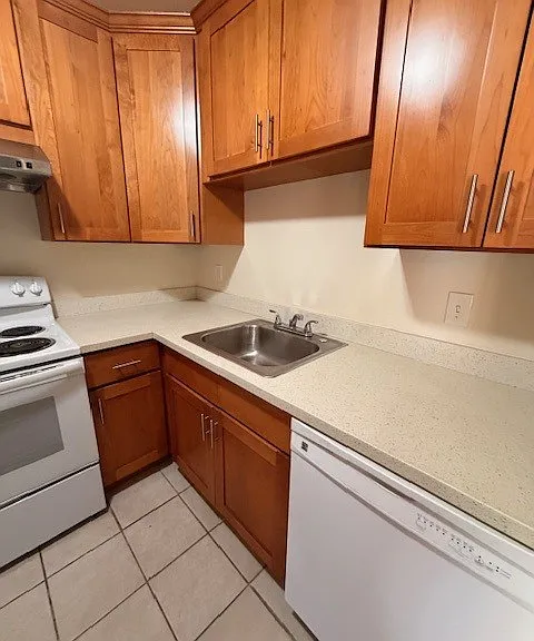 Kearny Street Apartments — Photo 25