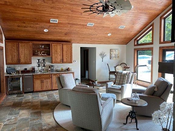 5th image of 5244 Lakeview Cir