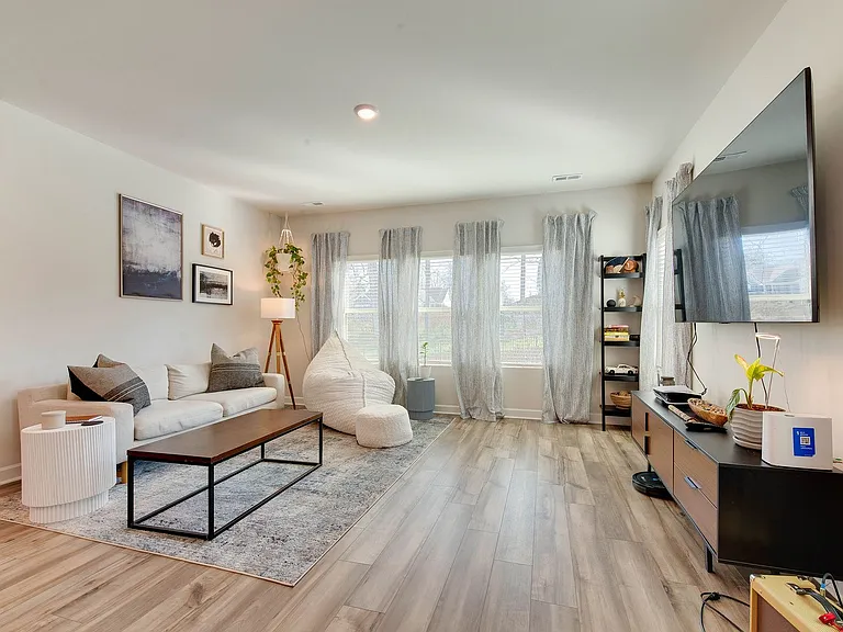 4009 Woodland View Dr — Photo 23