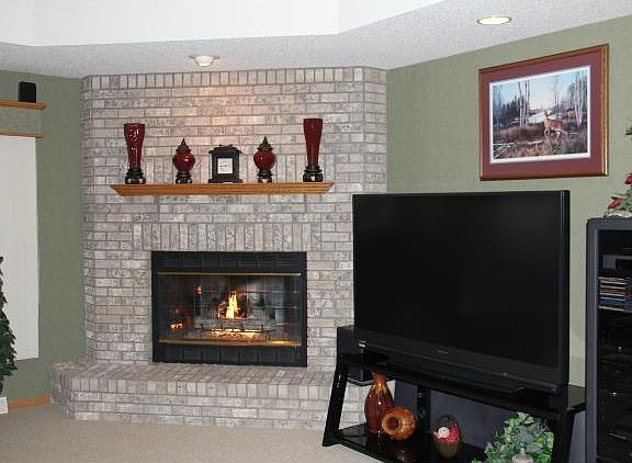 4th image of 825 29th Ave N