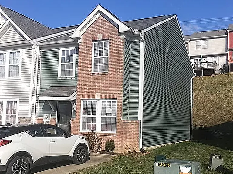 132 Hawks Run Rd — Photo 1