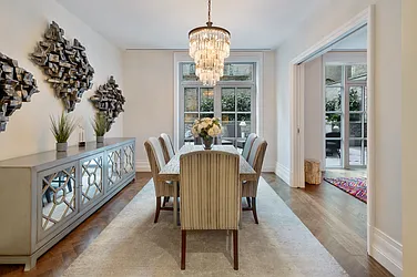 Rented by R New York