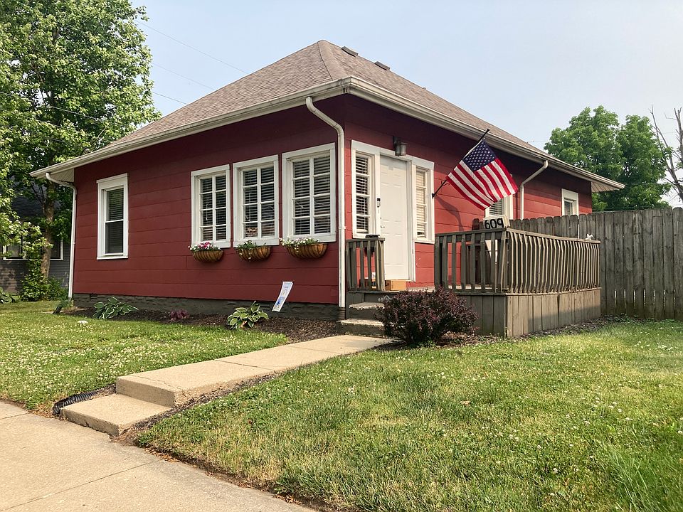 1st image of 609 E South St