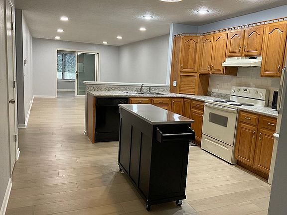 5th image of 237 W Lovell St #237