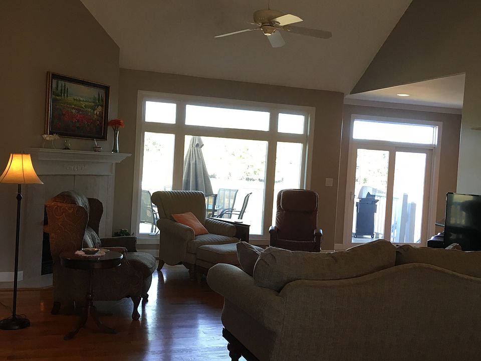 1st image of 121 Golf Villa Dr