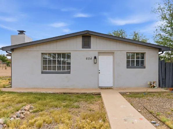604 Nowicki Ln SW, Albuquerque, NM 87105