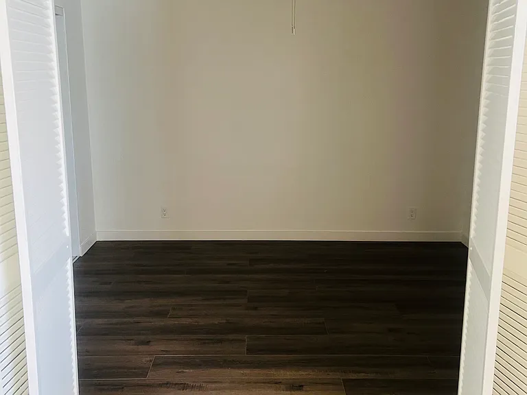 1210 S Sharon Cir #15 — Photo 6