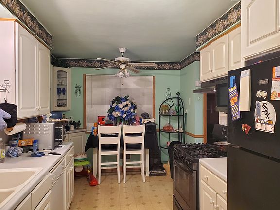 4th image of 2216 Dresden Ave
