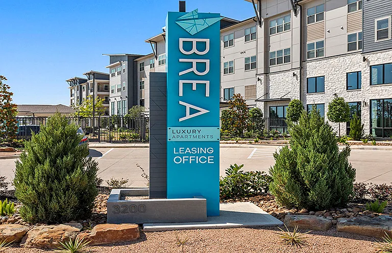 Brea Luxury Apartments — Photo 5