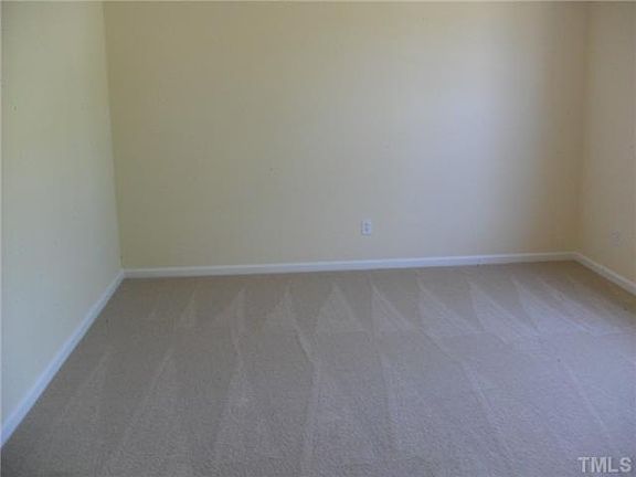 4th image of 19 Heatherford Ct