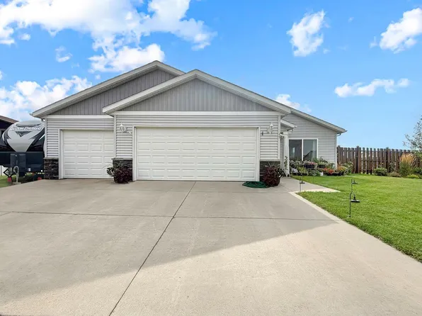 45 Olive Tree Cir NE, Minot, ND 58703