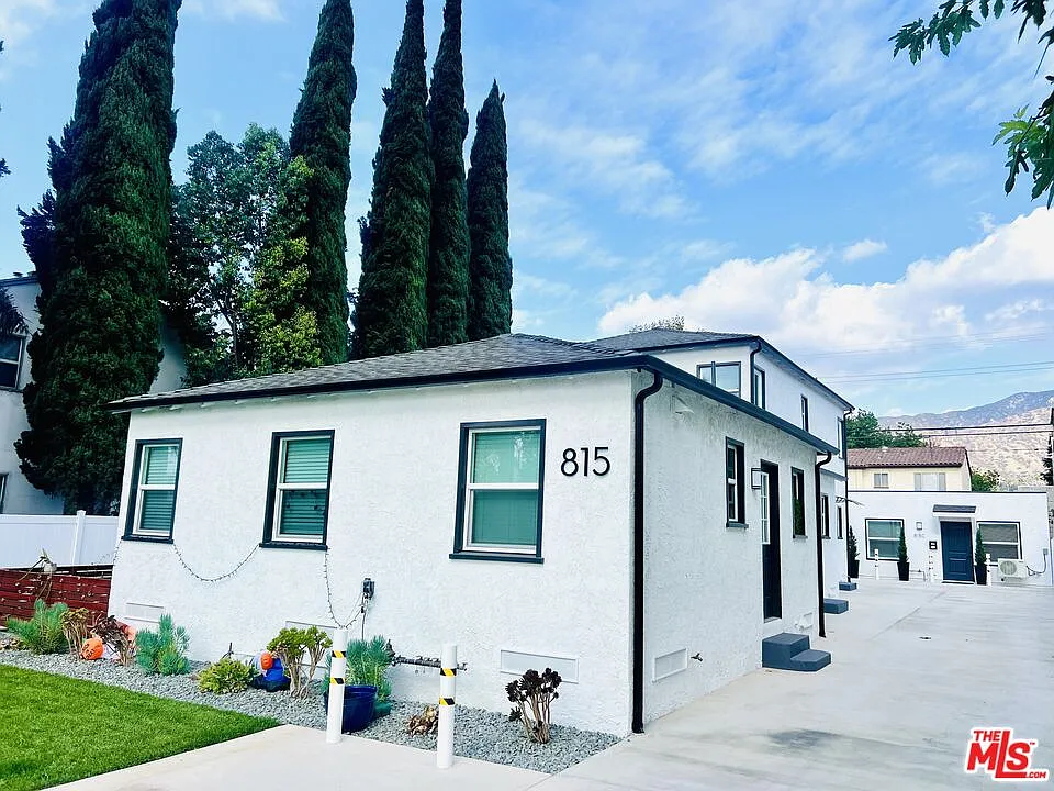 Building Photo - 815 W Glenoaks Blvd #C