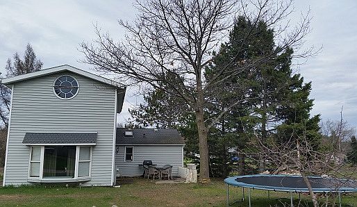 1st image of 1035 W Railroad St
