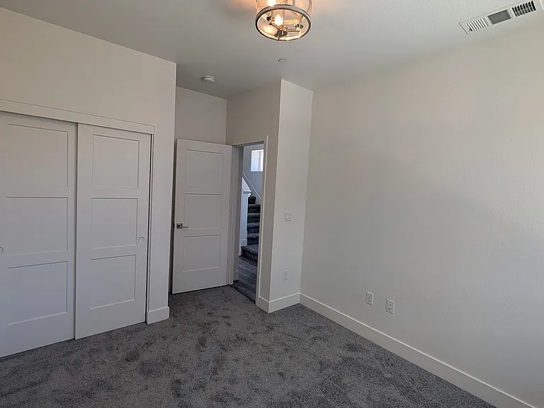 9877 Macarthur Blvd #A — Photo 37