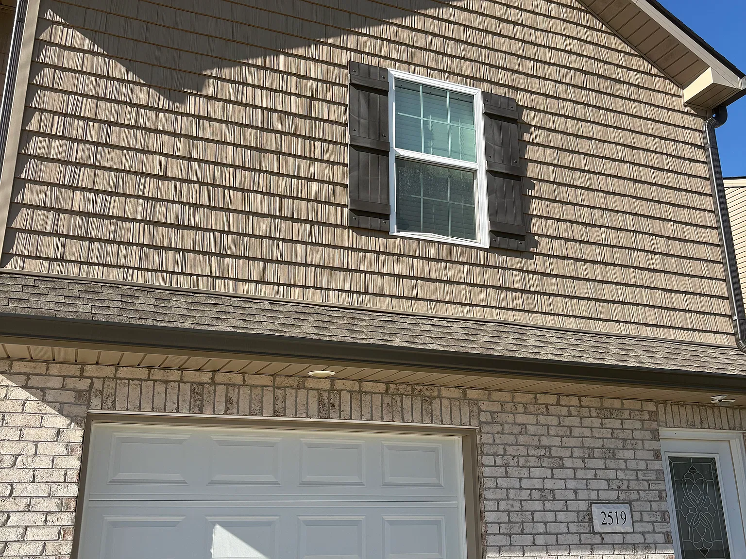 3 bed, 2.5 bath, 1588 sqft, $1,900 — Photo 1